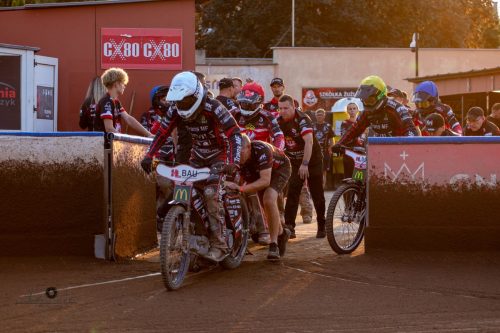 Start Gniezno - Landshut Devils